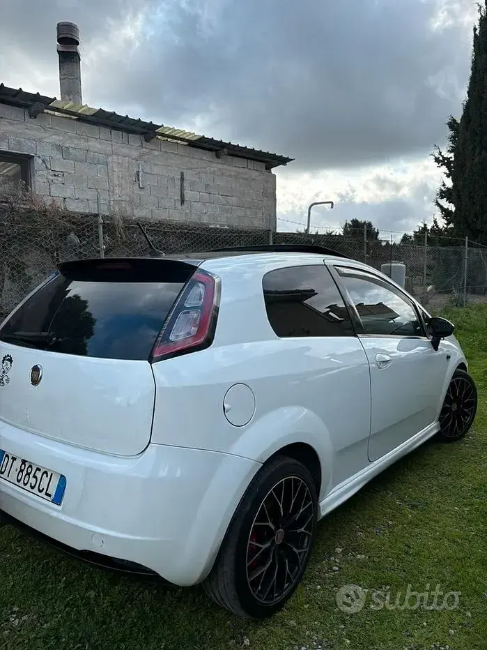 Usata Fiat Grande Punto 90 CV (66 kW) 2008 Bianco Utilitaria