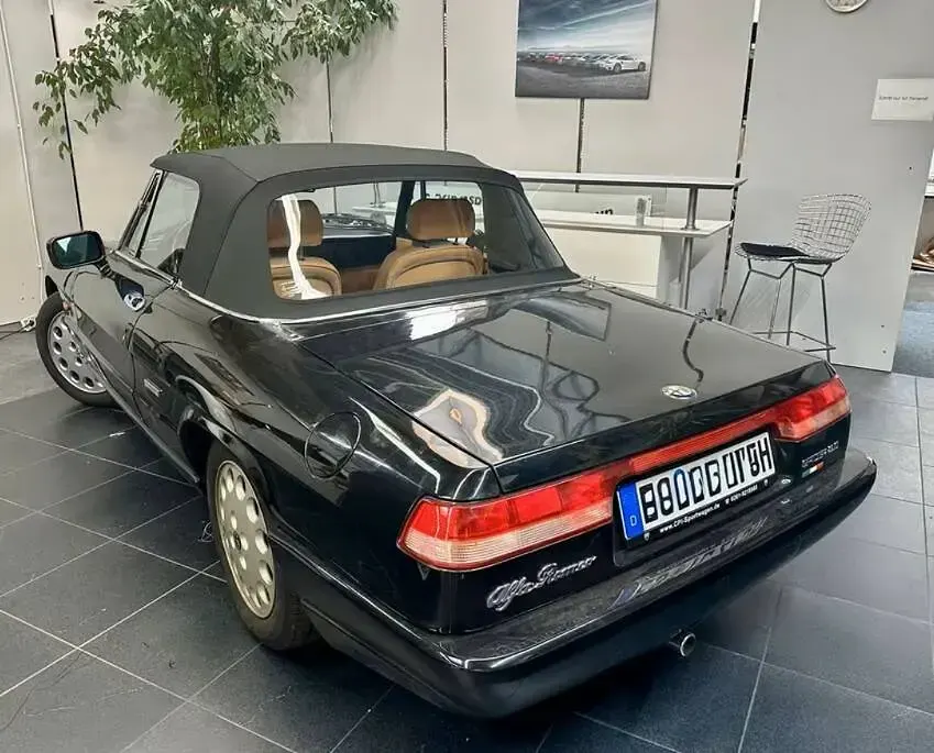 Usata Alfa Romeo Spider 120 CV (88 kW) 1992 Nero Cabrio