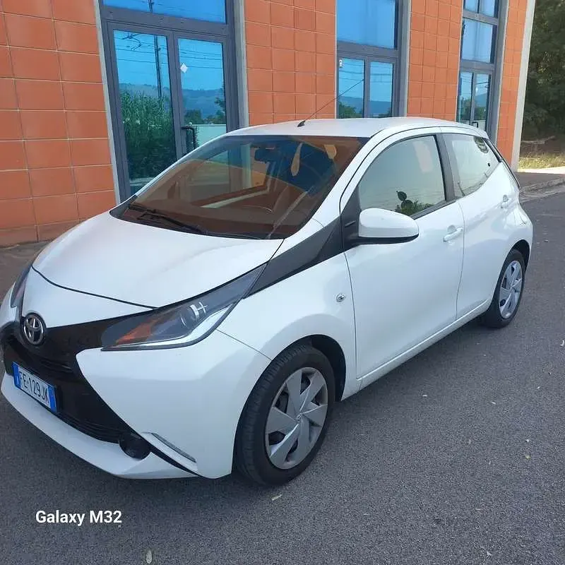 Usata Toyota Aygo X-pure 69 CV (50 kW) 2016 Utilitaria