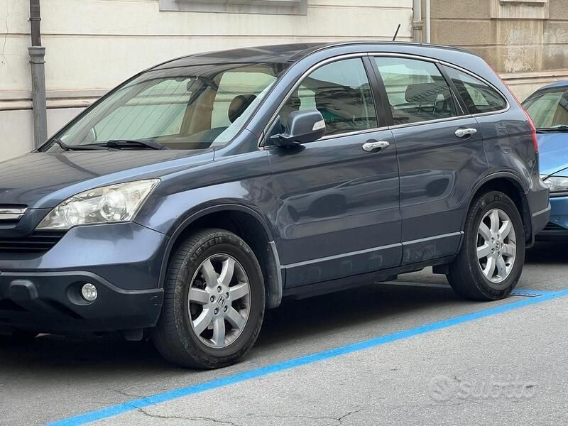 Grigio Usata 2008 Honda CR-V SUV | 3500 € (Cara) - Immagine 1/4