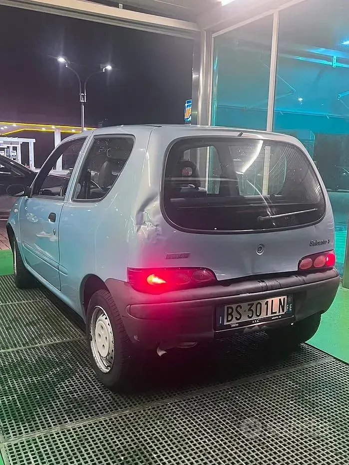 Usata Fiat 600 S 54 CV (39 kW) 2001 Bluazzurro Berlina