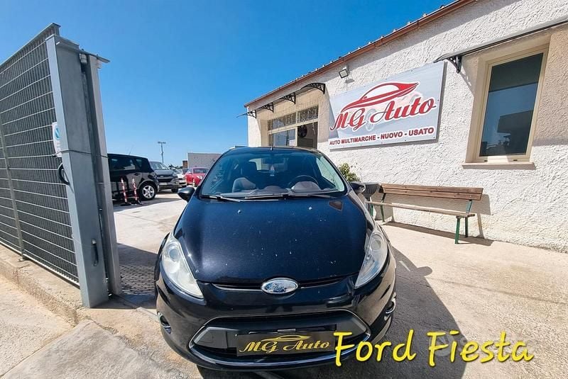 Nero Usata 2008 Ford Fiesta Ghia Tre volumi | 3300 € (Molto cara) - Immagine 1/4