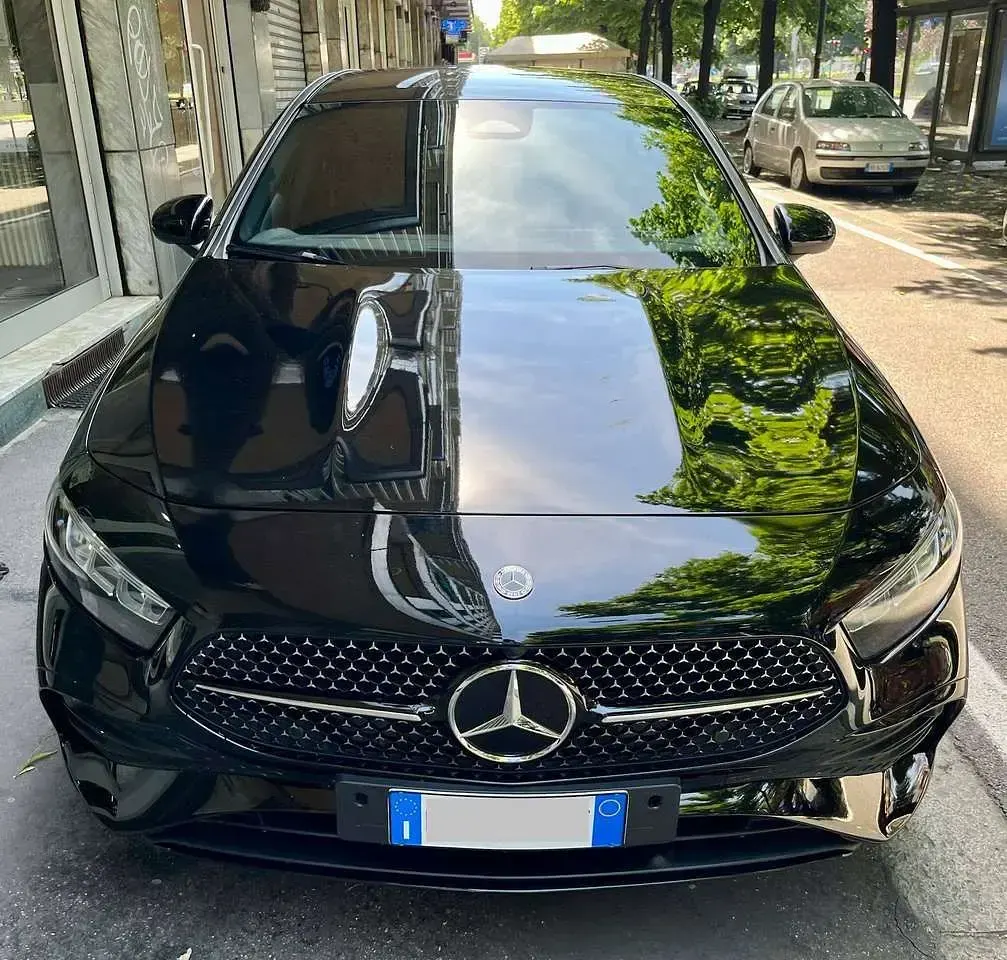Usata Mercedes A180 AMG Line Premium 116 CV (85 kW) 2024 Nero Berlina