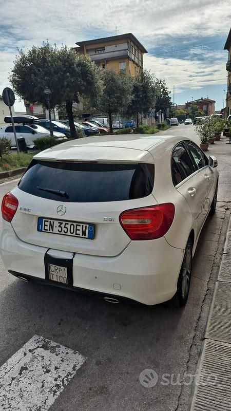 Usata Mercedes A180 109 CV (80 kW) 2012 Bianco Utilitaria