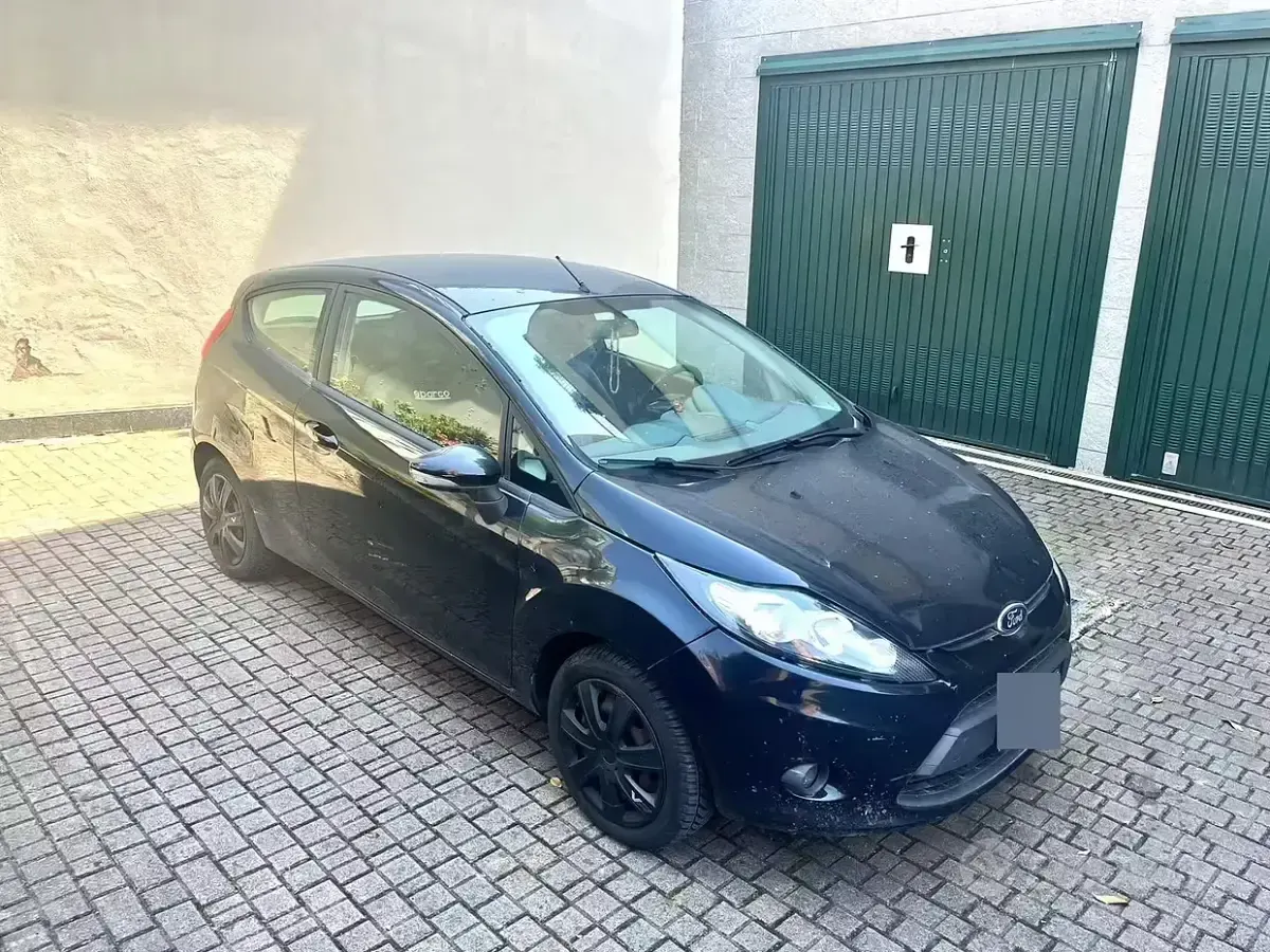 Usata Ford Fiesta 82 CV (60 kW) 2011 Nero Berlina