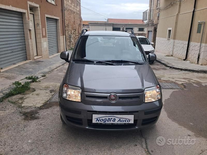 Usata Fiat Panda Dynamic 69 CV (50 kW) 2012 Grigio Berlina