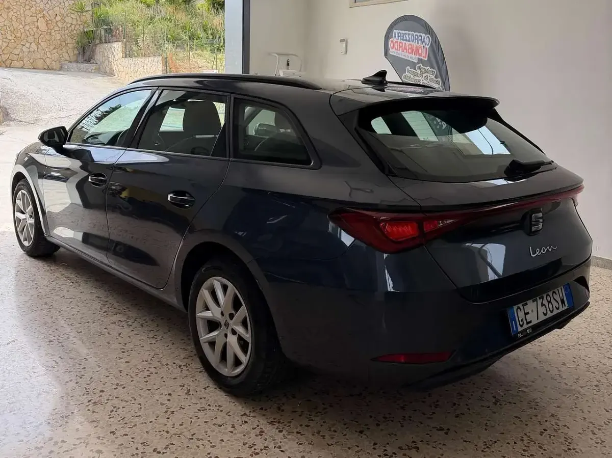 Usado Seat Leon Business 150 HP (110 kW) 2021 Cinzento Carrinha