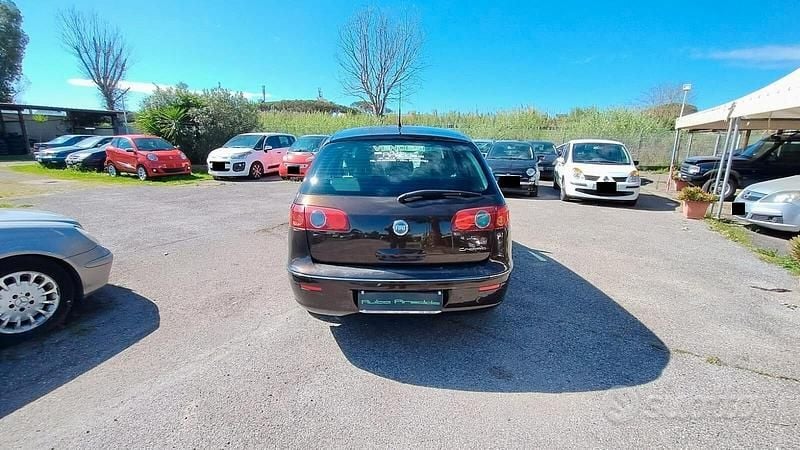 Usata Fiat Croma 140 CV (102 kW) 2007 Marrone Station wagon