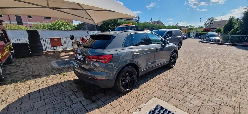 Usata Audi Q3 140 CV (102 kW) 2019 Verde SUV