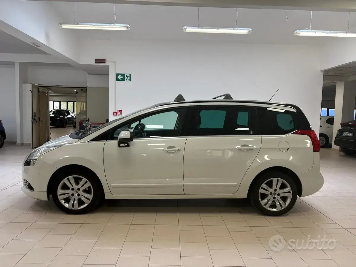 Usata Peugeot 5008 Allure 150 CV (110 kW) 2010 Bianco Monovolume