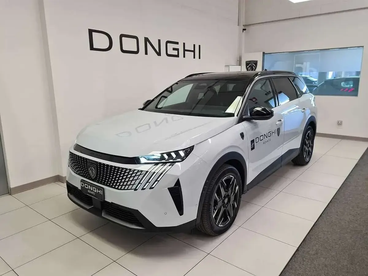 Usata Peugeot 5008 GT 136 CV (100 kW) 2024 SUV