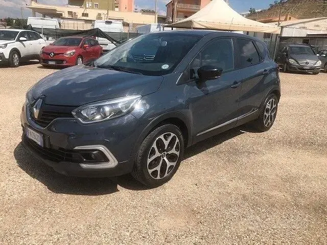 Usata Renault Captur Zen 90 CV (66 kW) 2018 Grigio SUV