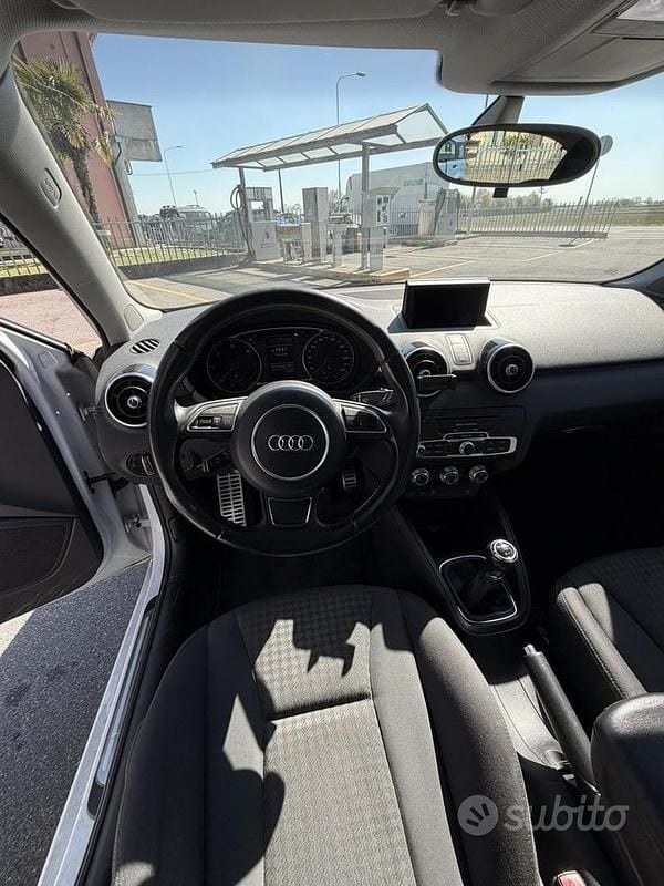 Usata Audi A1 Sportback Ambition 90 CV (66 kW) 2015 Bianco Utilitaria