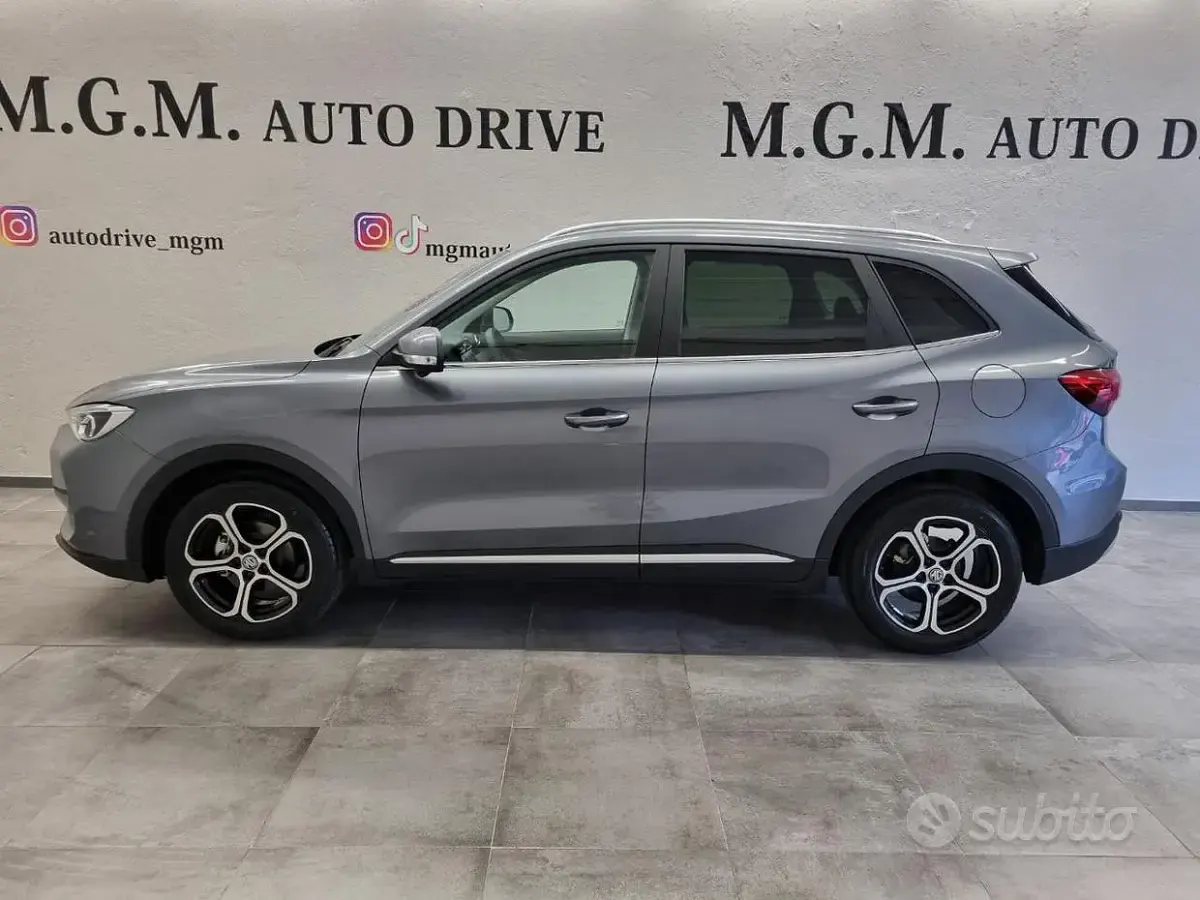 Nuevo MG ZS Comfort 116 CV (85 kW) 2026 Gris SUV