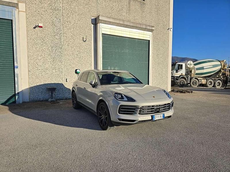 Usata Porsche Cayenne 340 CV (250 kW) 2021 Grigio SUV
