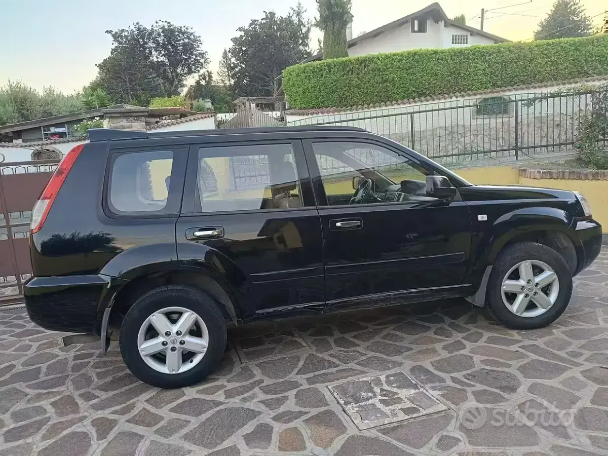 Usata Nissan X-Trail 136 CV (100 kW) 2005 Bluazzurro SUV