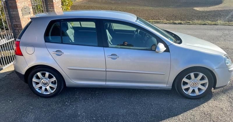 Usata VW Golf IV 140 CV (102 kW) 2004 Grigio Berlina