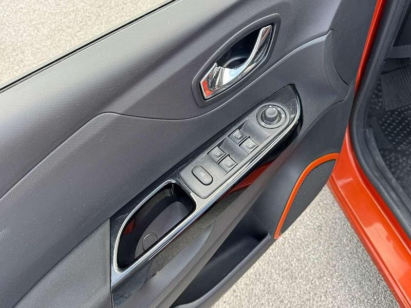 Usata Renault Captur 90 CV (66 kW) 2014 Arancione SUV
