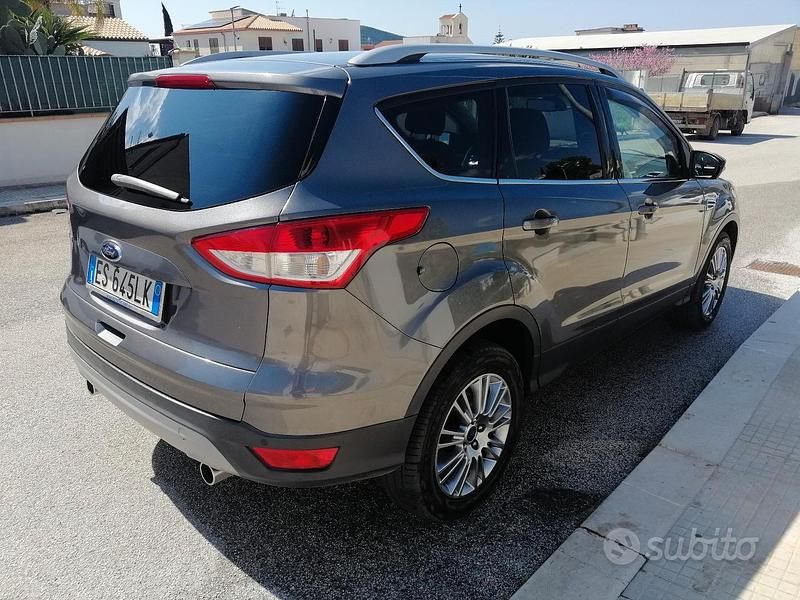Usata Ford Kuga Titanium 140 CV (102 kW) 2013 Grigio SUV