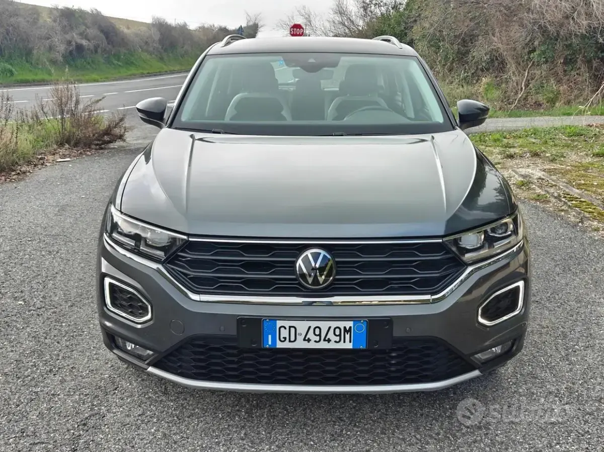 Usado VW T-Roc Advance 150 CV (110 kW) 2021 Gris SUV