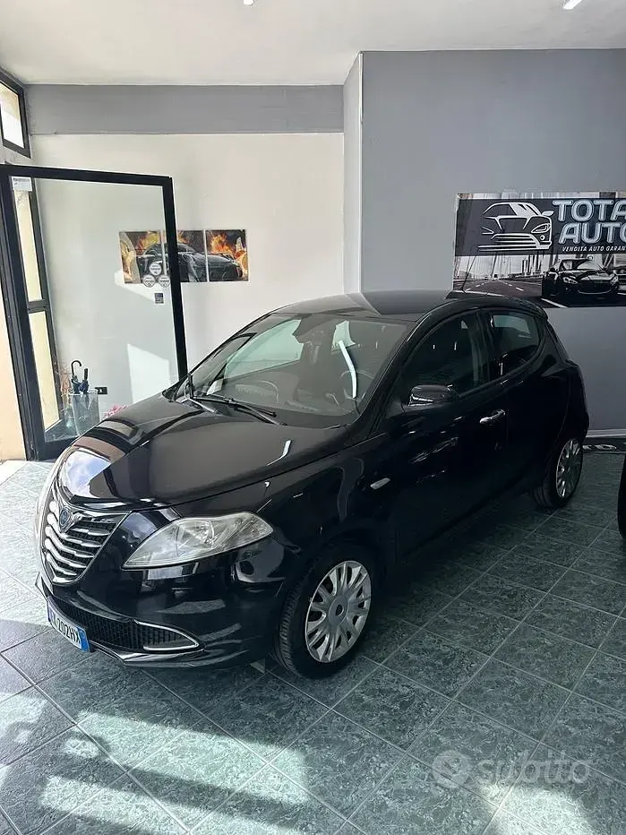 Usata Lancia Ypsilon S 69 CV (50 kW) 2011 Nero Utilitaria