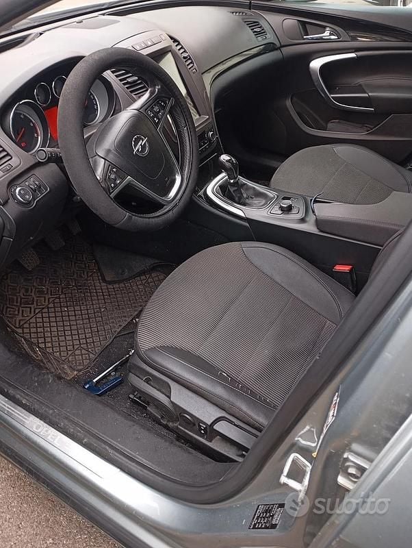 Usata Opel Insignia Cosmo 131 CV (96 kW) 2011 Grigio Station wagon