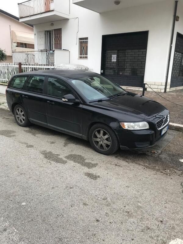 Usata Volvo V50 101 CV (74 kW) 2010 Nero Station wagon