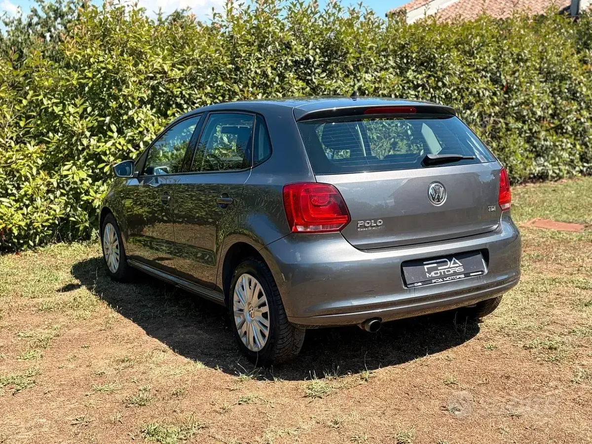 Usata VW Polo Highline 90 CV (66 kW) 2013 Grigio Utilitaria