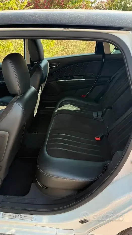 Usata Lancia Delta 190 CV (139 kW) 2014 Bianco Utilitaria