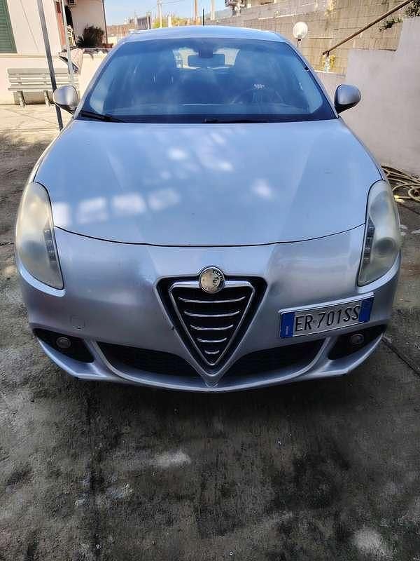 Usata 2013 Alfa Romeo Giulietta Tre volumi | 6000 € (Cara) - Immagine 1/4