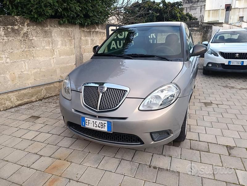 Usata Lancia Ypsilon 69 CV (50 kW) 2011 Grigio Utilitaria