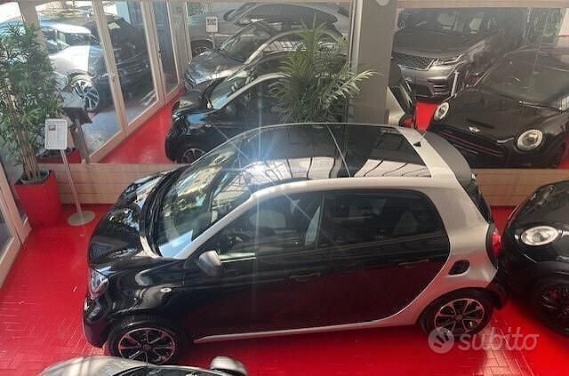 Usata Smart ForFour Passion 72 CV (52 kW) 2015 Nero Utilitaria