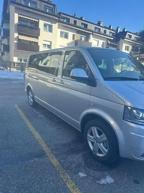 Usata VW Caravelle Comfortline 179 CV (131 kW) 2014 Grigio Furgone