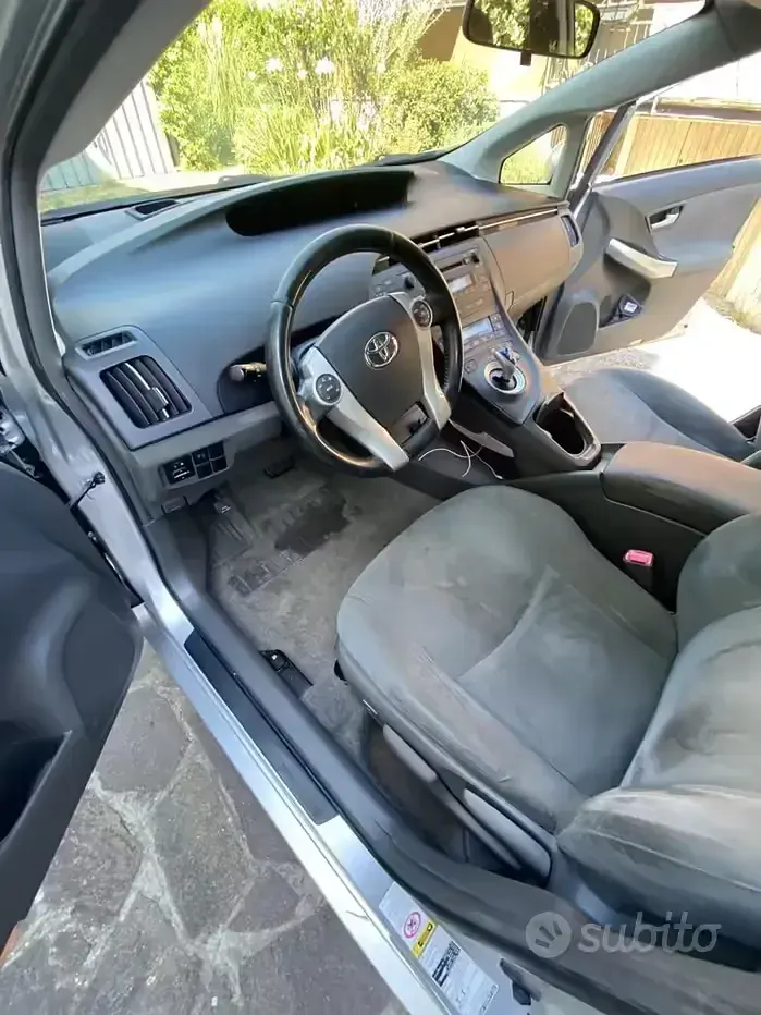 Usata Toyota Prius 136 CV (100 kW) 2010 Utilitaria