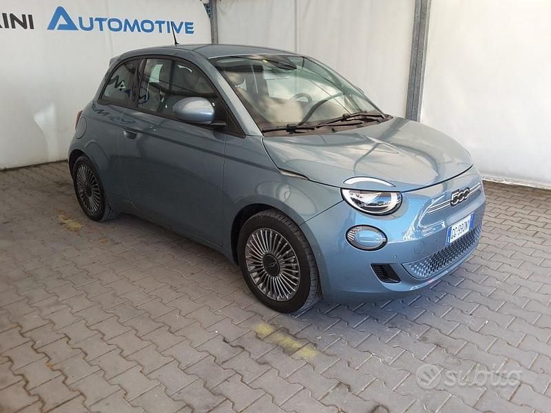 Usata Fiat 500e Icon 86 kW (118 CV) 2021 Blu/azzurro Berlina