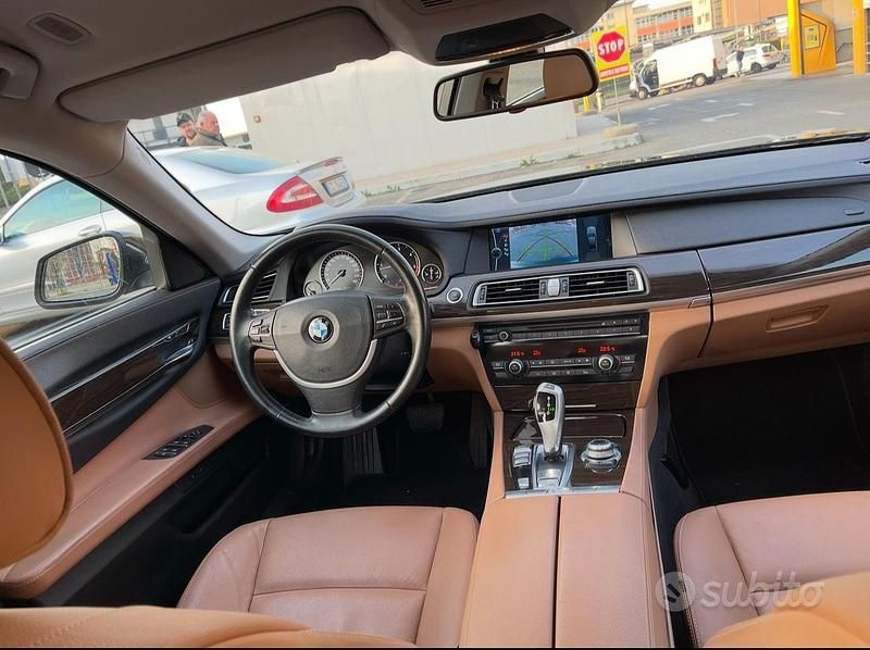 Begagnad BMW 730 Comfort Edition 245 HK (180 kW) 2010 Svart Sedan