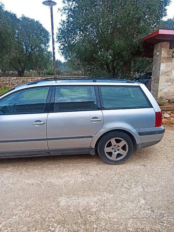 Usata VW Passat 110 CV (80 kW) 1998 Grigio Station wagon