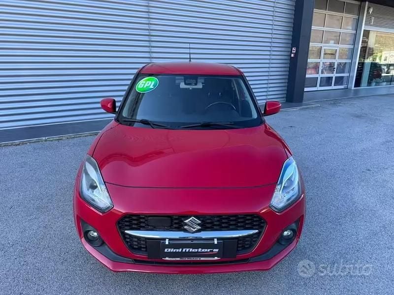 Second-hand Suzuki Swift Cool 83 CP (61 kW) 2020 Roșu Hatchback