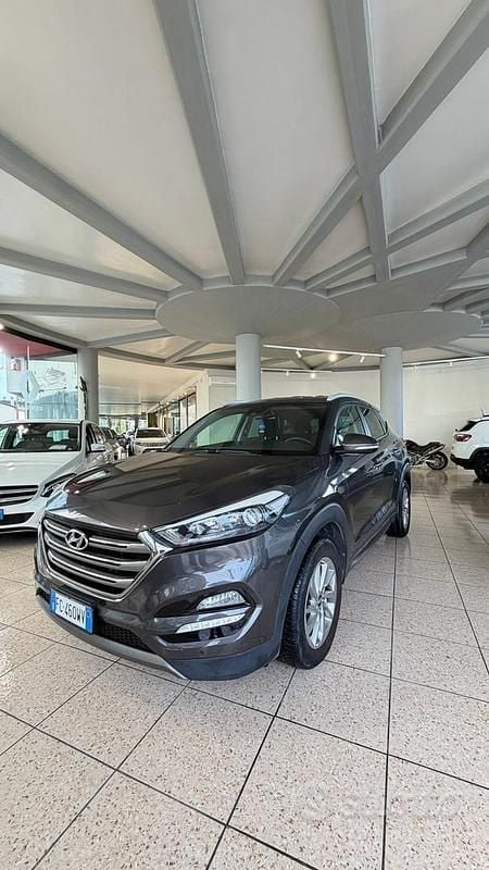 Usata Hyundai Tucson Xpossible 115 CV (84 kW) 2016 Grigio SUV