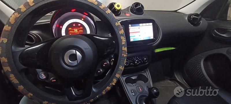 Verde Usata 2019 Smart ForFour Utilitaria | 13.500 € - Immagine 1/4