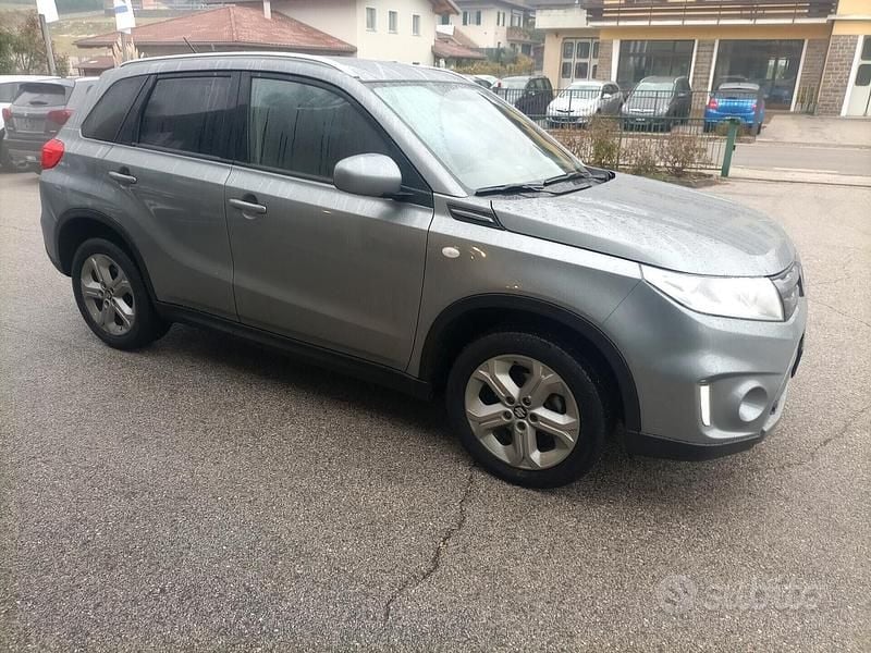 Usata Suzuki Vitara 119 CV (87 kW) 2017 Grigio SUV