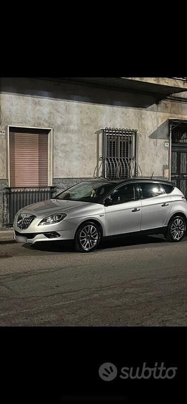 Usata Lancia Delta 120 CV (88 kW) 2009 Grigio Utilitaria