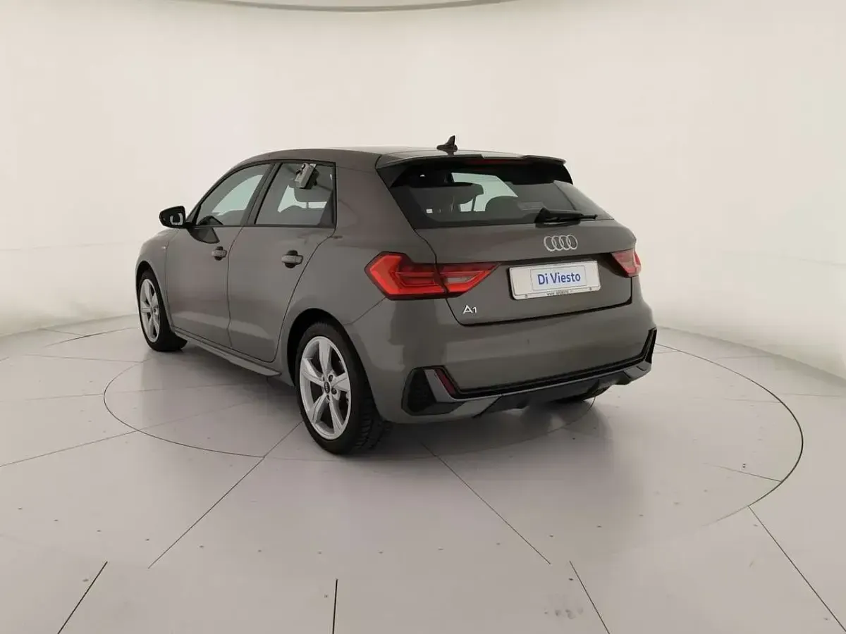 Usata Audi A1 Sportback S-Line 110 CV (80 kW) 2023 Grigio chronos metallizzato Utilitaria