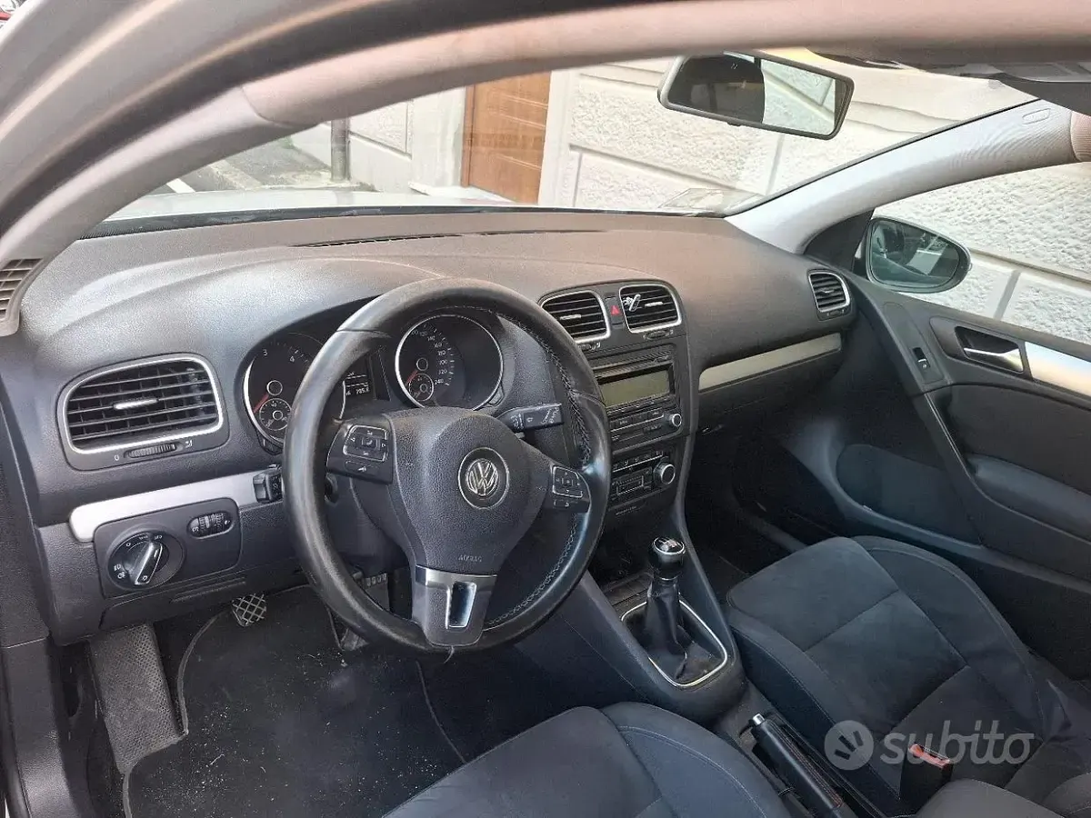 Usata VW Golf VI 105 CV (77 kW) 2010 Grigio Utilitaria