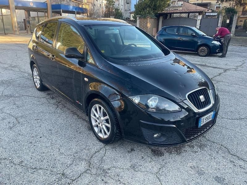 Usata Seat Altea XL Style 105 CV (77 kW) 2011 Monovolume