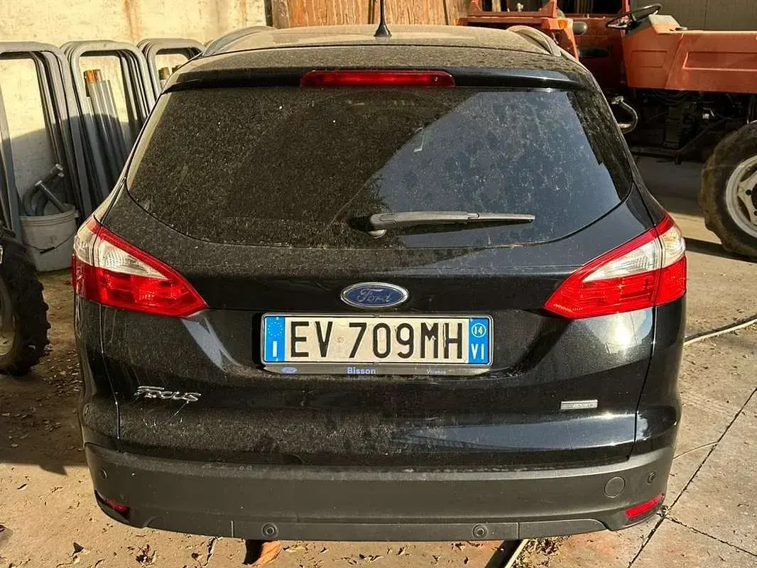 Usata Ford Focus Individual 125 CV (91 kW) 2015 Nero Station wagon
