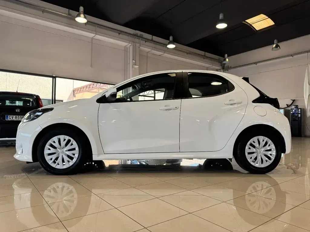 Usata Toyota Yaris Active 91 CV (66 kW) 2023 Bianco Utilitaria