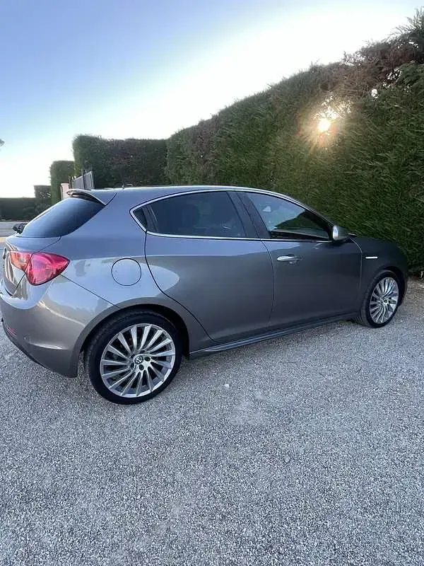 Usata Alfa Romeo Giulietta 120 CV (88 kW) 2015 Grigio Utilitaria