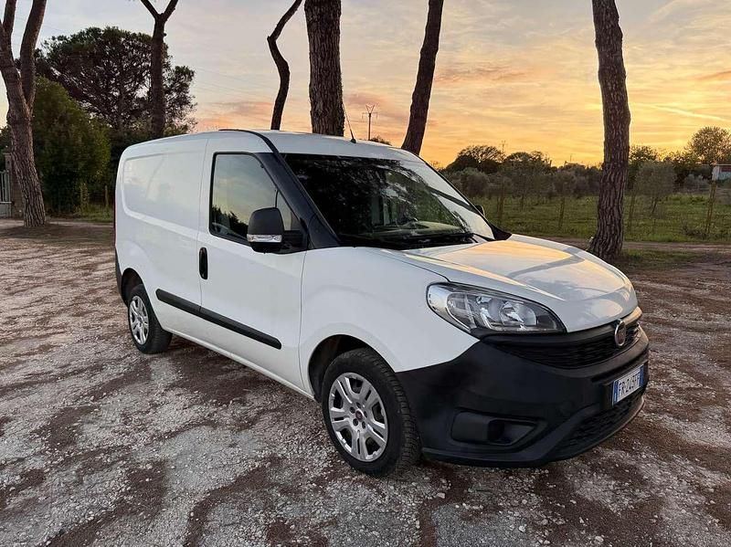 Usata Fiat Doblò 95 CV (69 kW) 2018 Bianco Monovolume