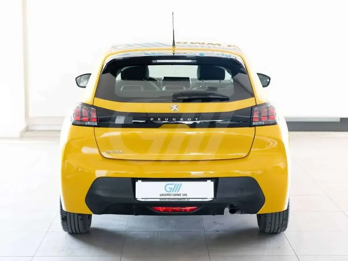 Usata Peugeot 208 Active 75 CV (55 kW) 2023 Giallo faro Utilitaria